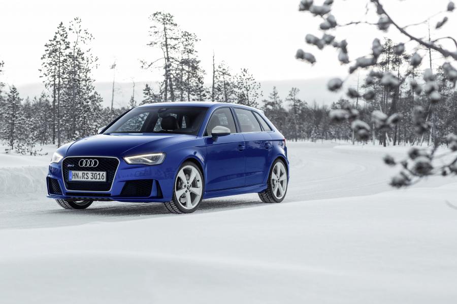  Audi RS3 Sportback 2015 года  (WW) (фото 28 из 38)